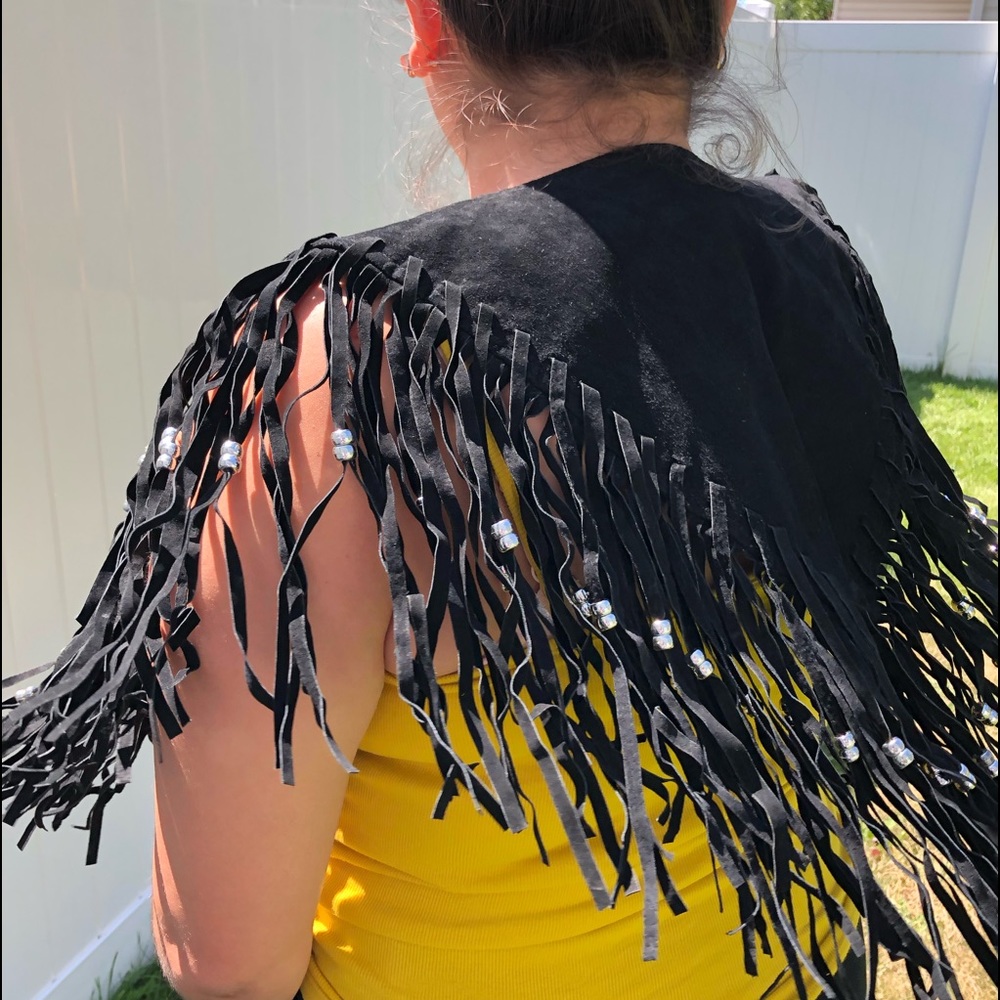 Tillman suede fringe shawl black/beads